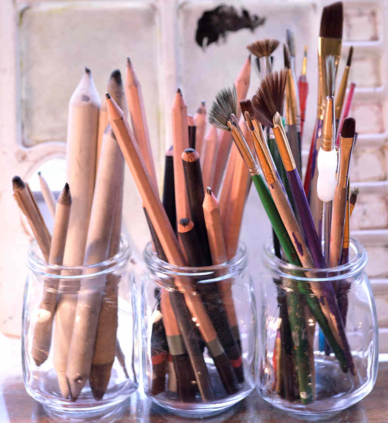 Drawing and painting utensils